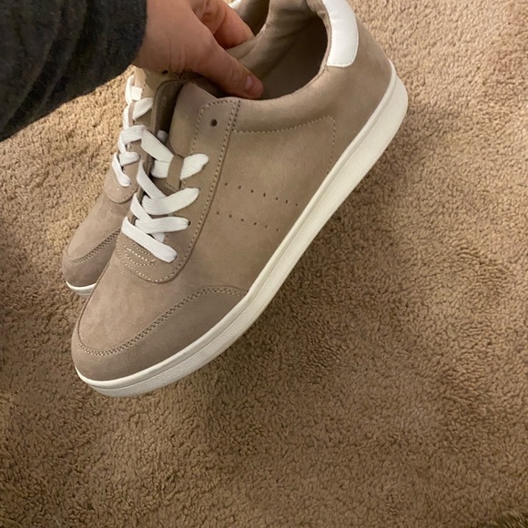 Fashion sneakers only worn 1x - Picture 2 of 3